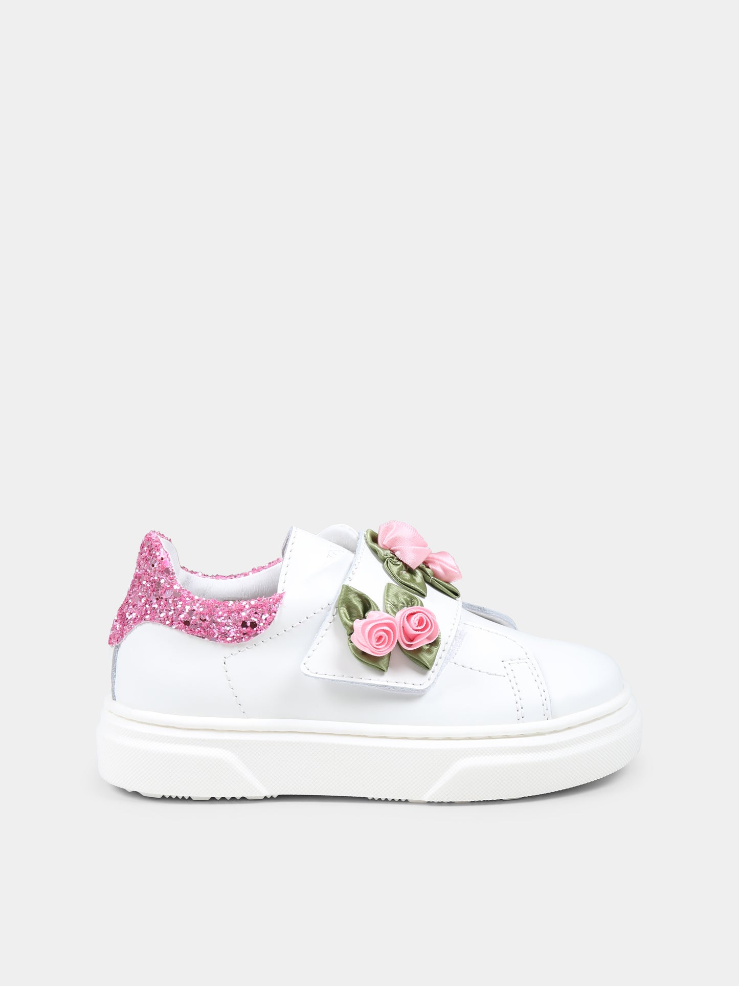 Sneakers bianche per bambina con rose,Monnalisa,83E003 5721 9990