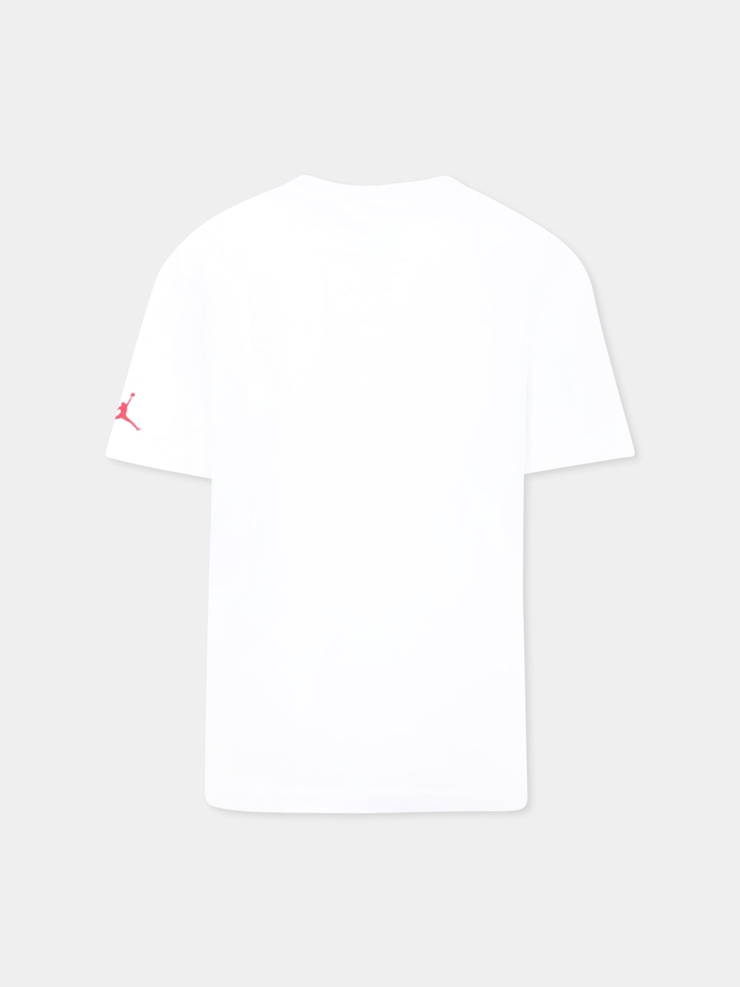 White t-shirt for boy with sneaker